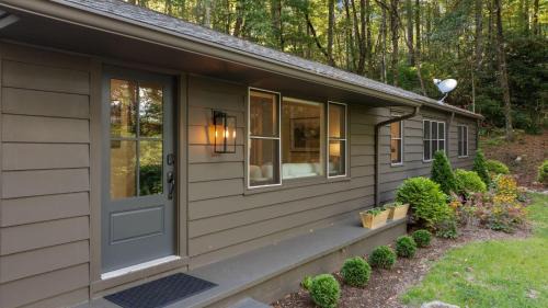 Highlands House | Dahlia House, 5 BDRM, Walk to town