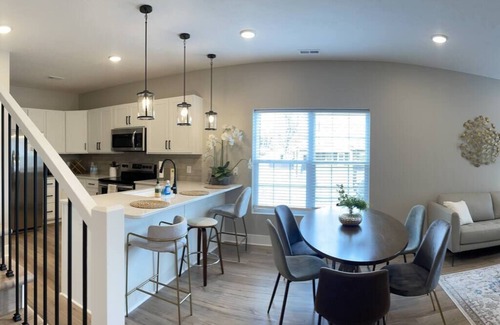 Dahlman House | 🌟DAHLMAN rows- close to Downtown w/garage parking