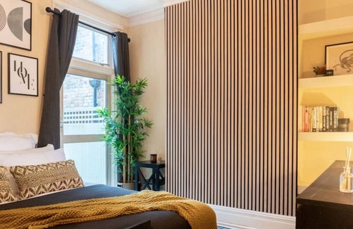 Furzedown House | Dahomey · Beautiful 4 bed interior designed family home