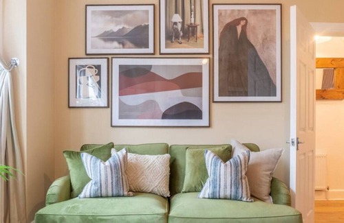 Furzedown House | Dahomey · Beautiful 4 bed interior designed family home