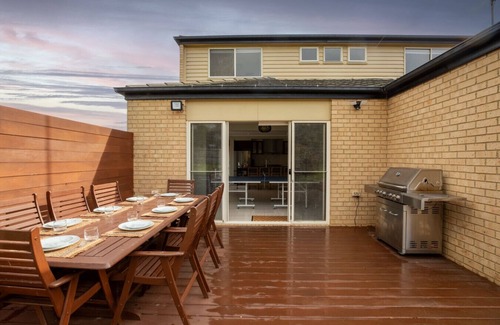 Ocean Grove Apartment | Daintree Family Getaway- Beach, Aircon,