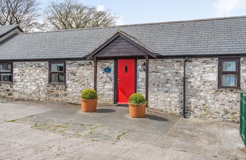 Llanrwst Cottage | DAIRY COTTAGE, pet friendly, with a garden in Llanrwst