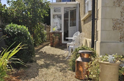 Gosport House | Dairy House - a house that sleeps 16 guests in 7 bedrooms
