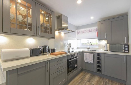 Woodhorn Cottage | DAIRYMAID'S COTTAGE, romantic, with a garden in Amble
