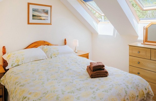 Crynant Cottage | Dairymaids Cottage is a great place to holiday amongst friends and family.