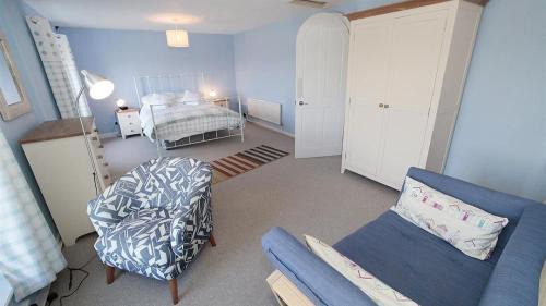 Mumbles House | Daisy Cottage