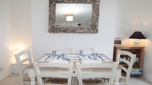 Mumbles House | Daisy Cottage