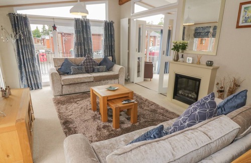 Auchterarder House | DAISY LODGE, pet friendly, country holiday cottage in Auchterarder