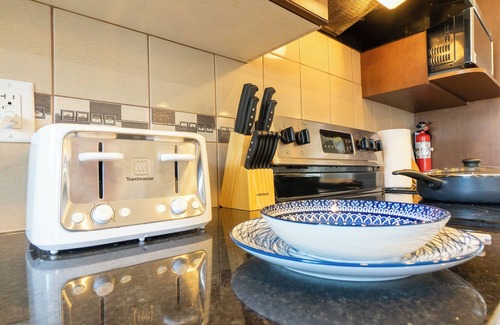 Southwest Edmonton House | Daisy - Modern 3BR Home | Glenridding Area | BBQ