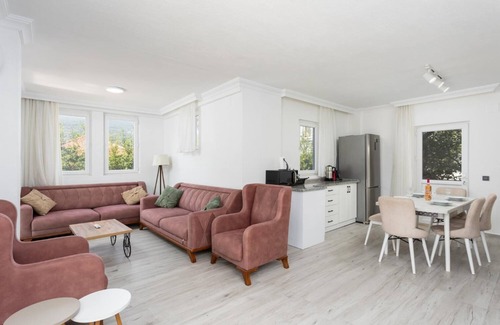 Dalyan City Center Villa | Daisy Villa - Five Bedroom Villa, Sleeps 10