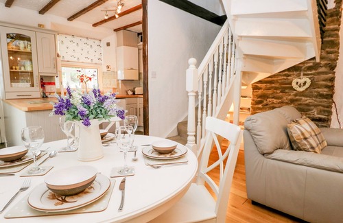 Bowness-on-Windermere Cottage | DALESWAY COTTAGE, family friendly in Bowness-On-Windermere