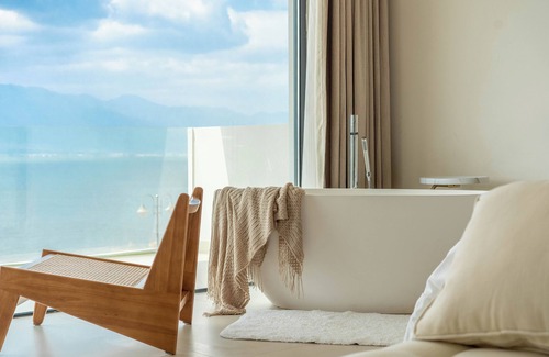 Manjiang Hotel | Dali Qiyu Half Hill Seaview Villa Erhai