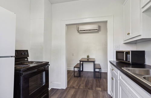 Oak Cliff House | Dallas 1BR Gem - Steps from Bishop Arts Fun
