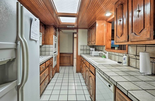 Duncanville Cottage | Dallas Area Home w/ Pool - 18 Mi to AT&T Stadium!
