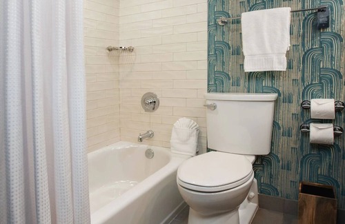 Northeast Dallas House | Dallas Art Lover's Escape: Chic Accommodations & Live Tunes! Parking