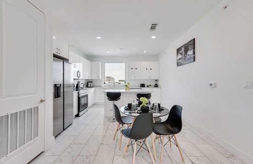 Downtown Dallas Apartment | Dallas City Views