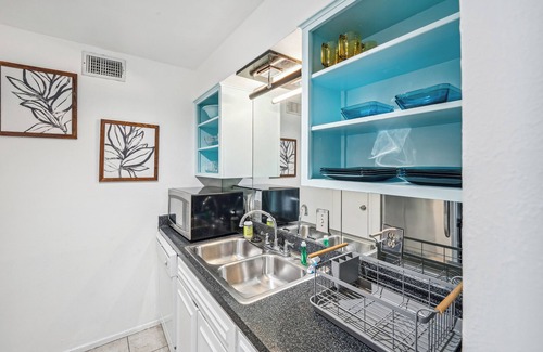 Knox - Henderson Condo | Dallas Condo w/Pool Access ~ 4 Mi to Downtown!