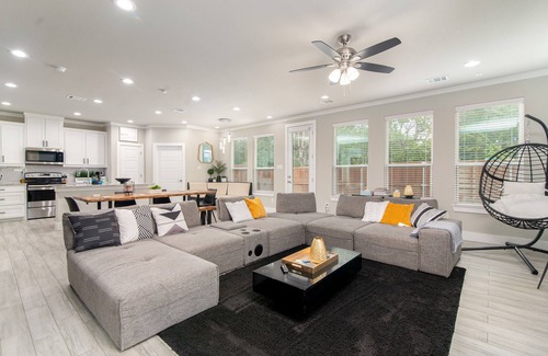 West Dallas House | Dallas Luxury New Build Great For Large Large Groups