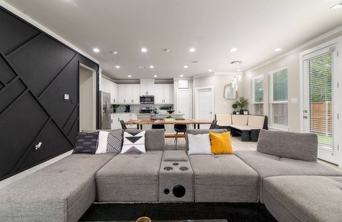 West Dallas House | Dallas Luxury New Build Great For Large Large Groups