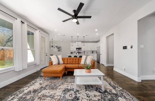 West Dallas House | Dallas Luxury New Build - Near Downtown