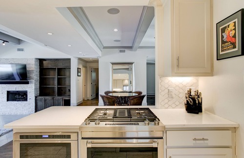 Lakewood House | Dallas - On the Creek by White Rock Lake