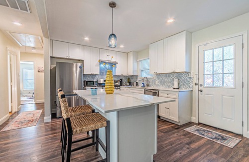 Dallas House | Dallas's Urban Oasis ~A Secluded Haven in Dallas~