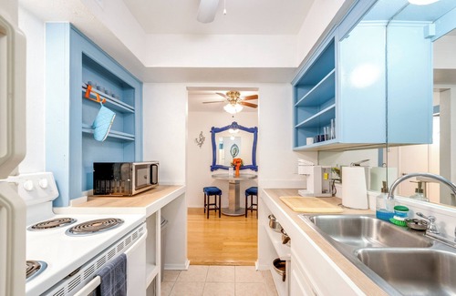 Knox - Henderson Condo | Dallas Vacation Rental Condo w/Community Pool!