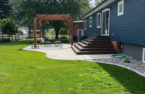 Coeur d'Alene House | Dalton Gardens Home with a view