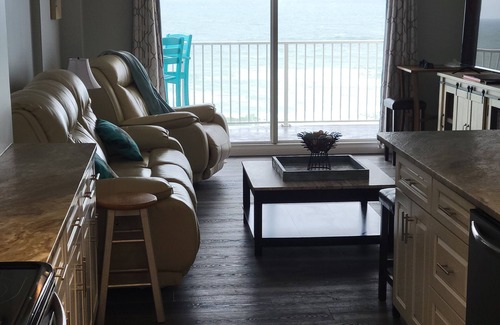 Seawinds Condo Condo | Dalton's sand and surf oceanfront 2-bedroom condo in enchanting Ormond Beach