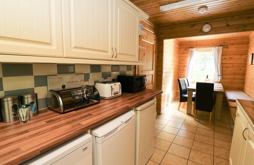 Kinnerton Cottage | Dan Y Coed