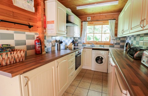 Kinnerton Cottage | Dan Y Coed