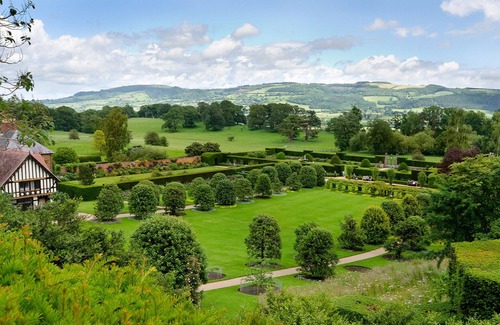 Cilmeri House | Dan-y-Coed - Two Bedroom House, Sleeps 4