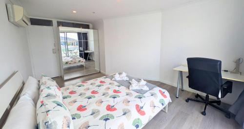 City East Apartment | Dana-Cozy Private Room in Shared Central Apt-Rm 2
