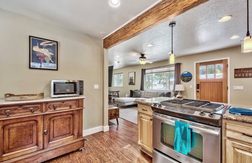 South Lake Tahoe House | Dancing Bear Cabin | Pet Friendly, Sleeps 4, Totally cute!