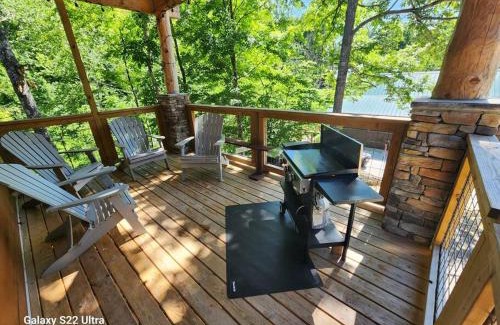 Sevierville House | Dancing Bear Cabin- Relax & Enjoy!