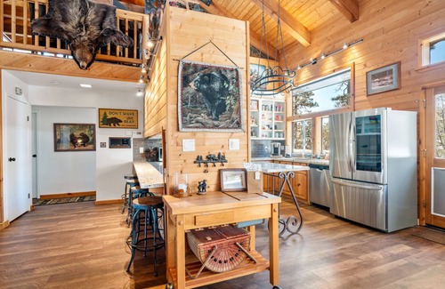Pine Cabin | Dancing Bear Lodge, Pine AZ; Luxury Cabin with Views, Spa & Outdoor living area
