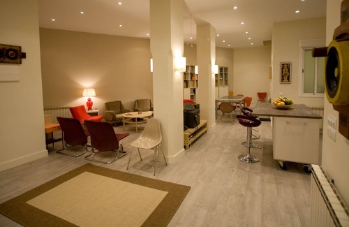 Imperial Apartment | DANCING BIG AND SPACIOUS