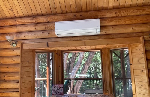Croft Cabin | Dancing Pines- Family friendly 3/2 cabin & loft in the peaceful, relaxing forest