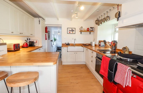 Newport Cottage | DANDRE, pet friendly, with open fire in Newport, Pembrokeshire