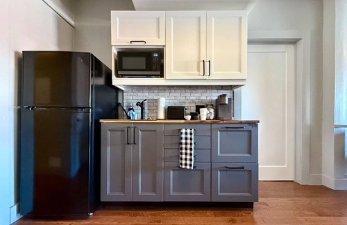 Riverdale Apartment | Danforth Hotel Suite #3 - Two Bedroom Suite at Broadview & Danforth