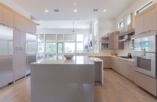 Bouldin House | Daniel House: Five-Star Comfort, Concierge Service & Charm in Austin’s Heart