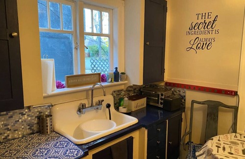 Trail Apartment | Daniel Street Namaste Suite