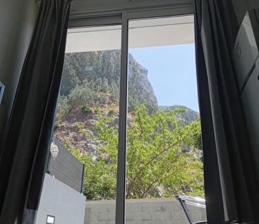 Curral das Freiras Apartment | Danny's Rural Suite T1