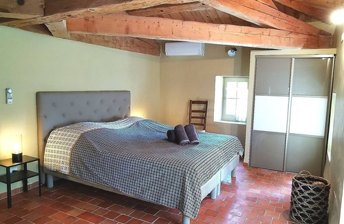 Monteux Other | Dans le Cadre de la Provence Verdoyante