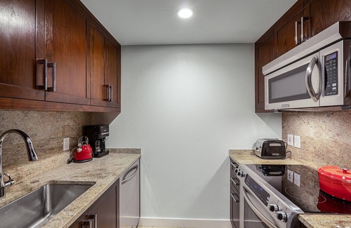 Back Bay East Apartment | Dapper Back Bay 1BR w/W/D, Gym, Doorman, near T Station, by Blueground
