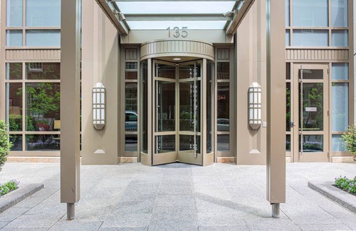 Back Bay East Apartment | Dapper Back Bay 1BR w/W/D, Gym, Doorman, near T Station, by Blueground