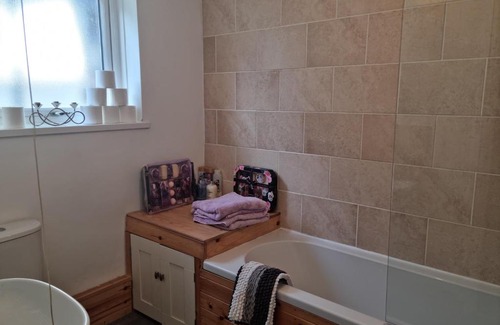 Aberaman House | Dare Valley Cottage Ex miners cottage Near Zip World Pen y fan Waterfalls
