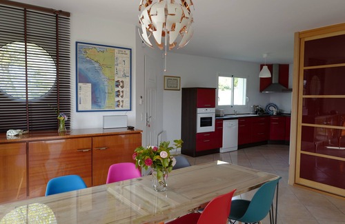 Combrit House | Darkens a stone's throw from the sea