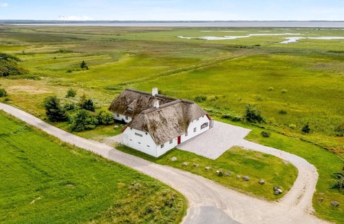 Vemb House | "Darleen" - 850m to the fjord by Interhome