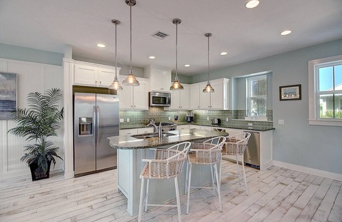 Cinnamon Shore House | Darling Beach Home on Fishing Lake w/Access to Cinnamon Shore Amenities!